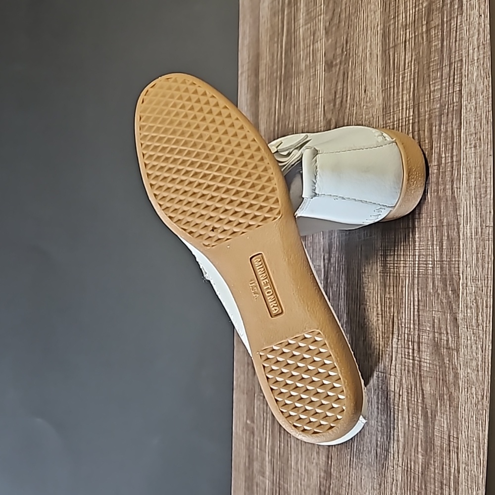 MINNETONKA MOCCASINS - Picture 3 of 3